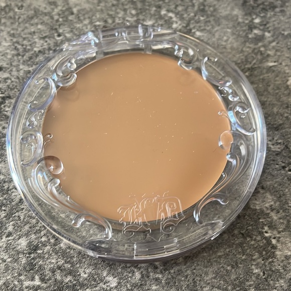 KVD Medium 039 Good Apple Lightweight Full-Coverage Cream Foundation Balm - Picture 5 of 6